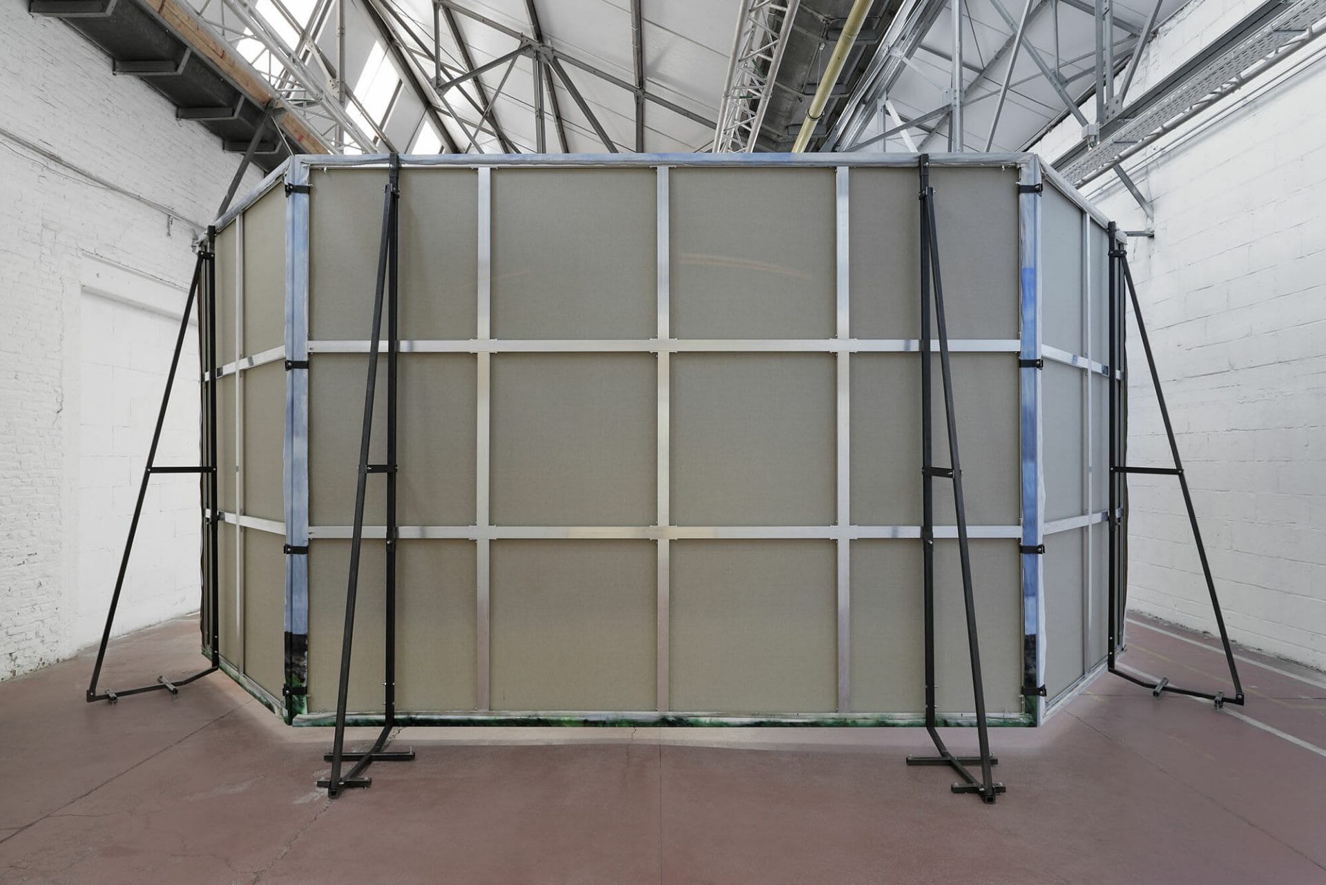 The Field - 790 x 300 cm - 2019 - Huile sur toile et dispositif d'accrochage en acier - vue de derrière